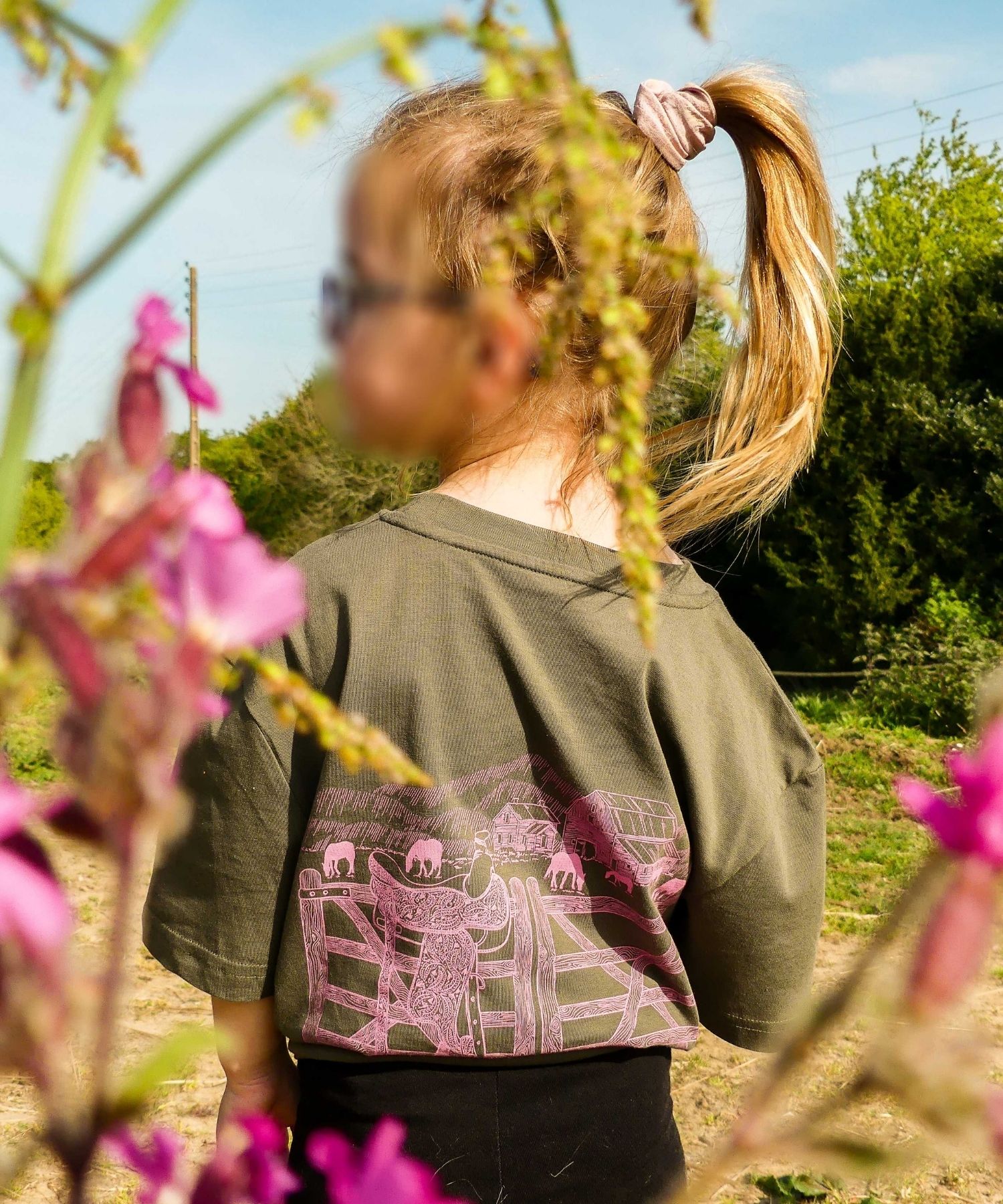 t-shirt équestre rose en coton biologique pour enfant